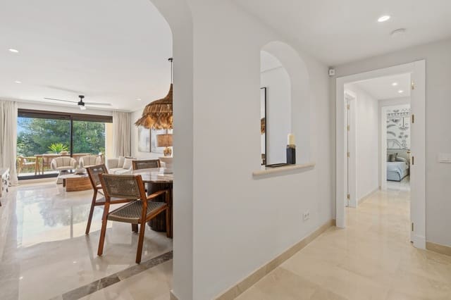 3 soveværelse Lejlighed til salg i Los Arqueros - Puerto del Almendro, Benahavís med swimmingpool garage - € 650.000 (Ref: 9709028)