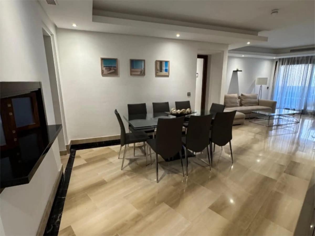 3 Zimmer Apartment zu verkaufen in Estepona mit Pool Garage - 762.000 € (Ref: 9709029)