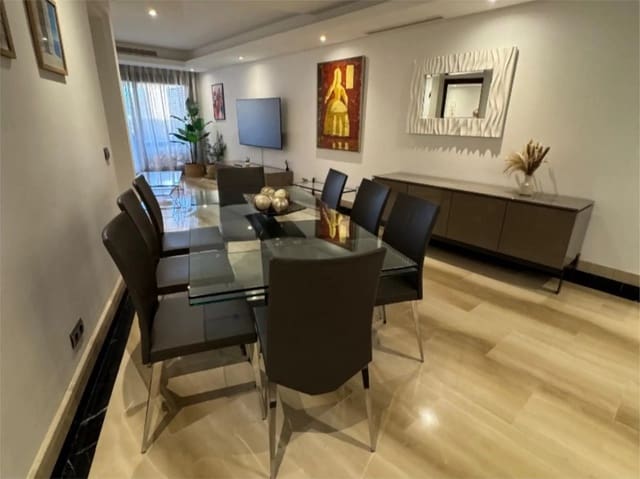 3 Zimmer Apartment zu verkaufen in Estepona mit Pool Garage - 762.000 € (Ref: 9709029)