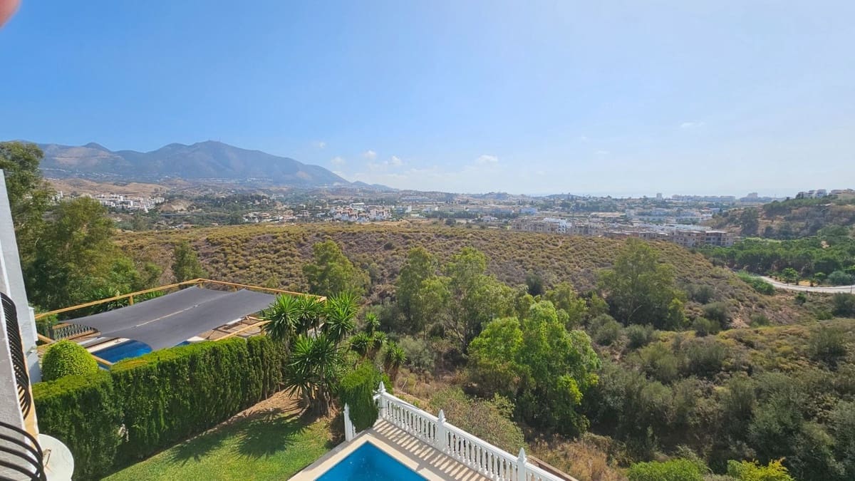 4 bedroom Villa for sale in Campo Mijas with pool garage - € 1,150,000 (Ref: 9714035)