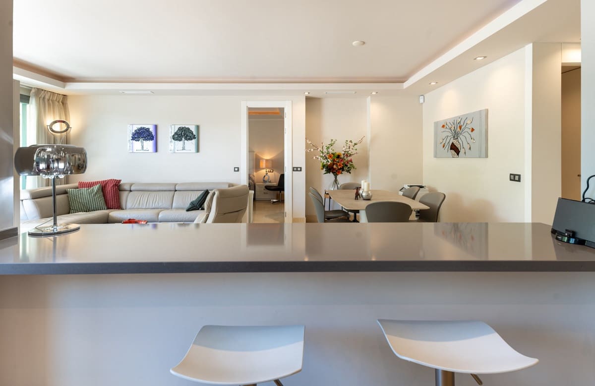 3 bedroom Apartment for sale in Benahavis with pool garage - € 780,000 (Ref: 9714040)