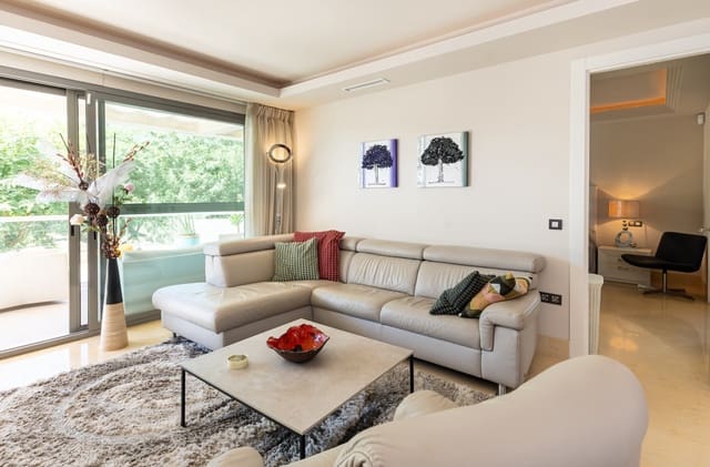 Apartamento de 3 habitaciones en Benahavís en venta con piscina garaje - 780.000 € (Ref: 9714040)