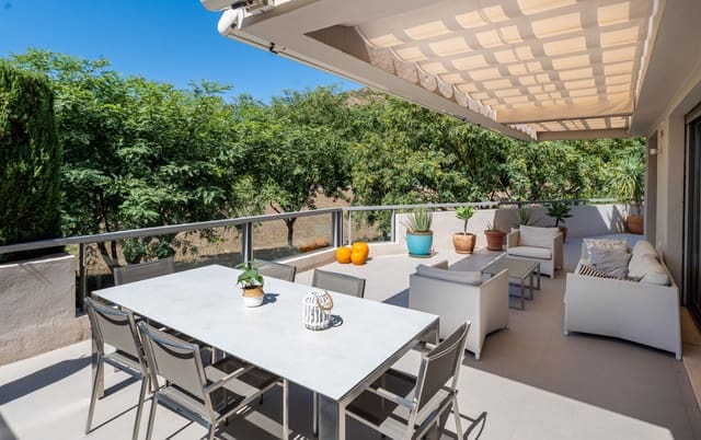 Apartamento de 3 habitaciones en Benahavís en venta con piscina garaje - 780.000 € (Ref: 9714040)