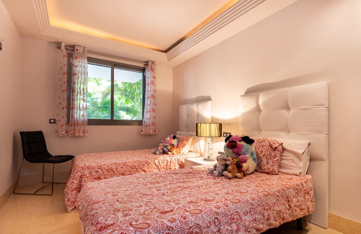 3 bedroom Apartment for sale in Benahavis with pool garage - € 780,000 (Ref: 9714040)