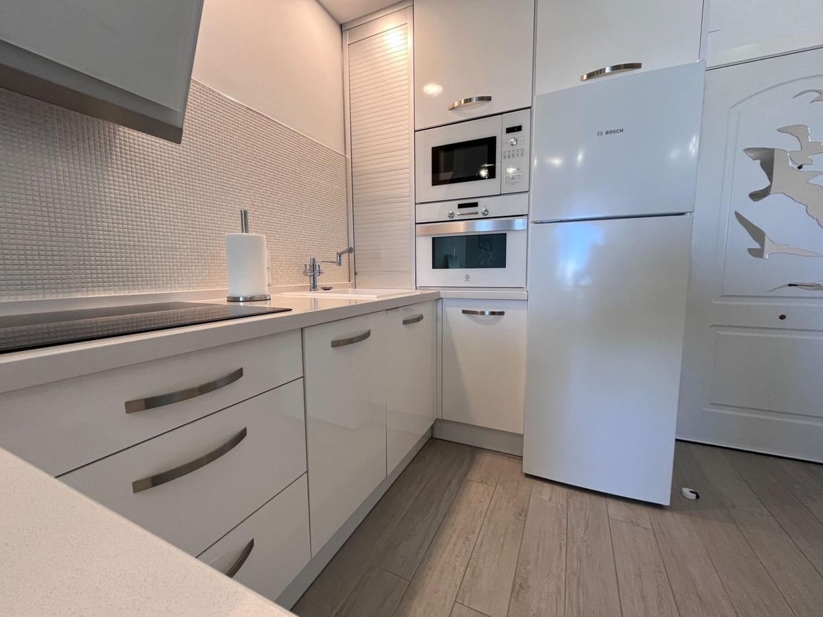 1 sypialnia Apartament na sprzedaż w Calahonda z basenem garażem - 362 500 € (Ref: 9714044)