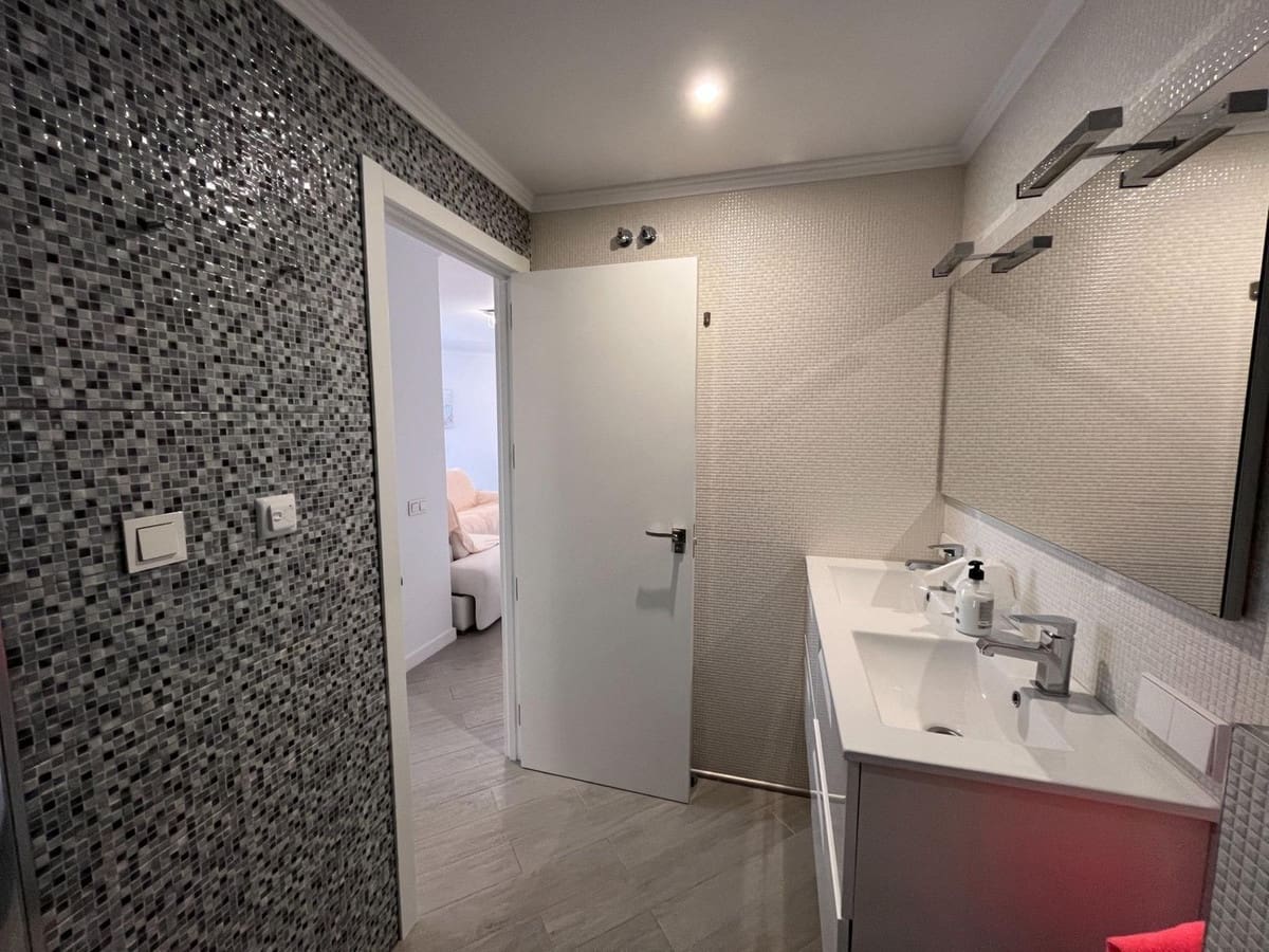 1 sypialnia Apartament na sprzedaż w Calahonda z basenem garażem - 362 500 € (Ref: 9714044)