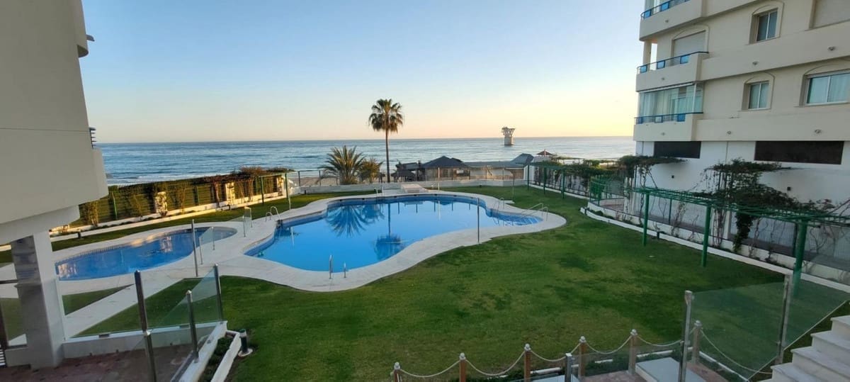 1 bedroom Apartment for sale in Marbella with pool - € 390,000 (Ref: 9714049)