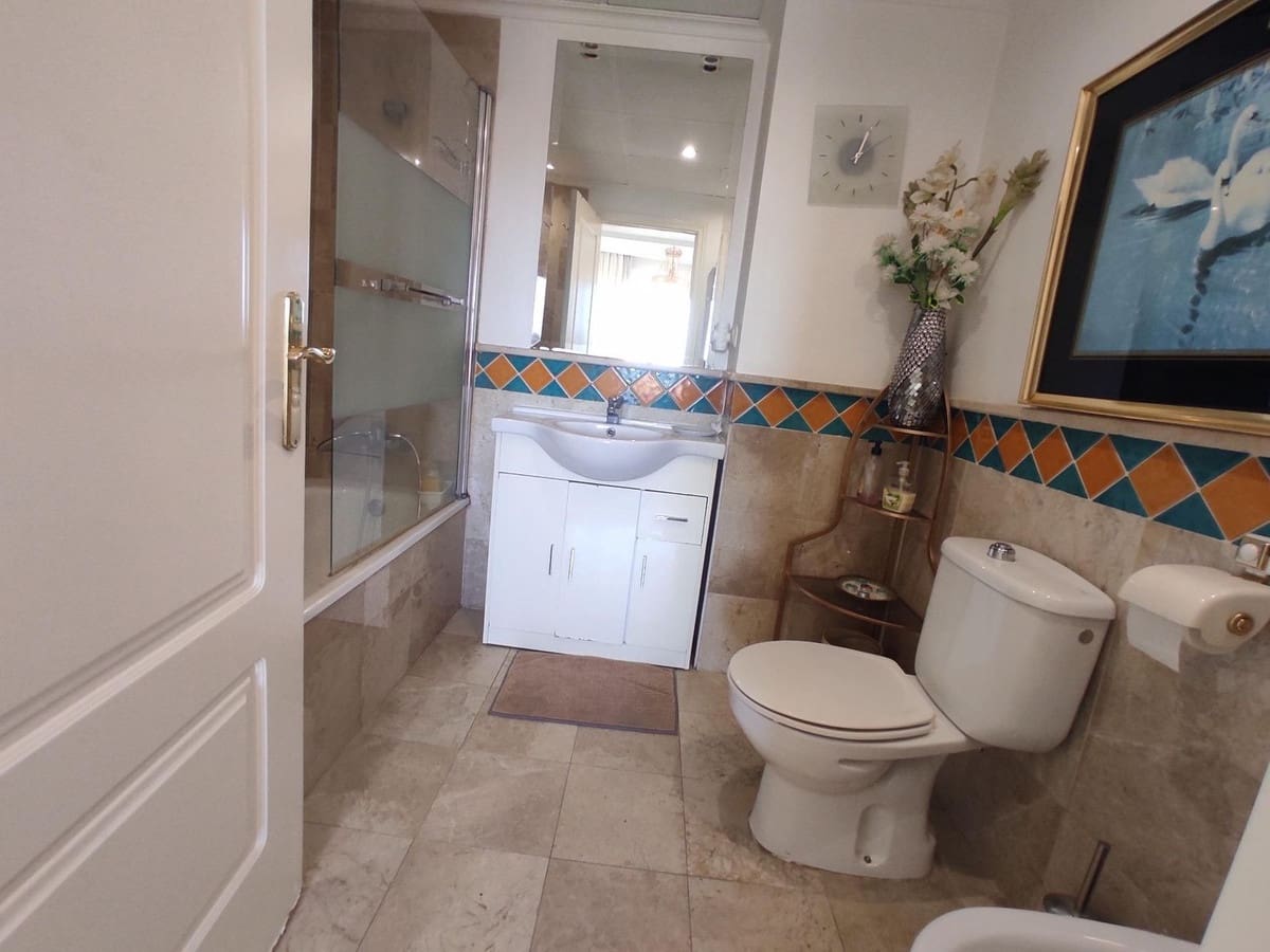 1 bedroom Apartment for sale in Marbella with pool - € 390,000 (Ref: 9714049)