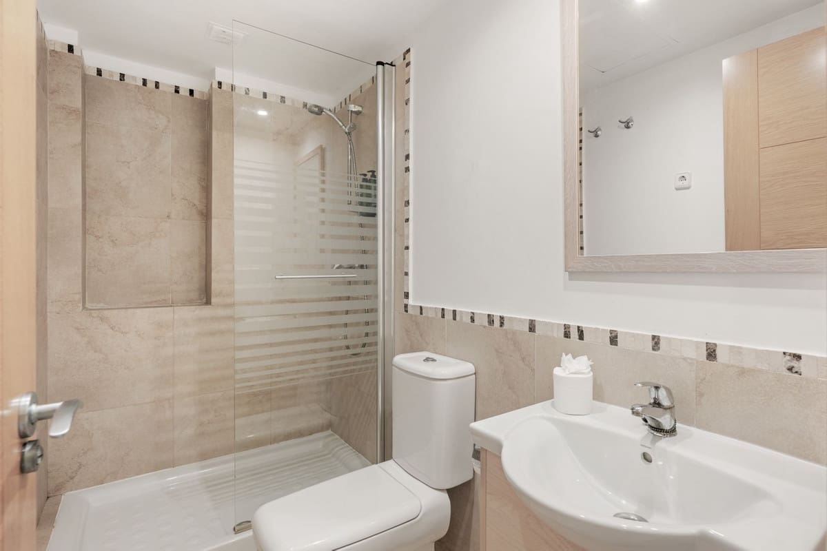 2 sypialnia Apartament na sprzedaż w Manilva z basenem garażem - 200 000 € (Ref: 9714058)