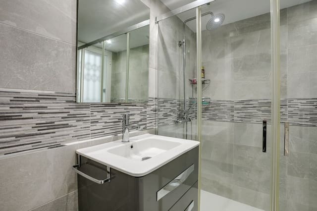 3 soverom Hus til salgs i Estepona med svømmebasseng garasje - € 665 000 (Ref: 9714094)