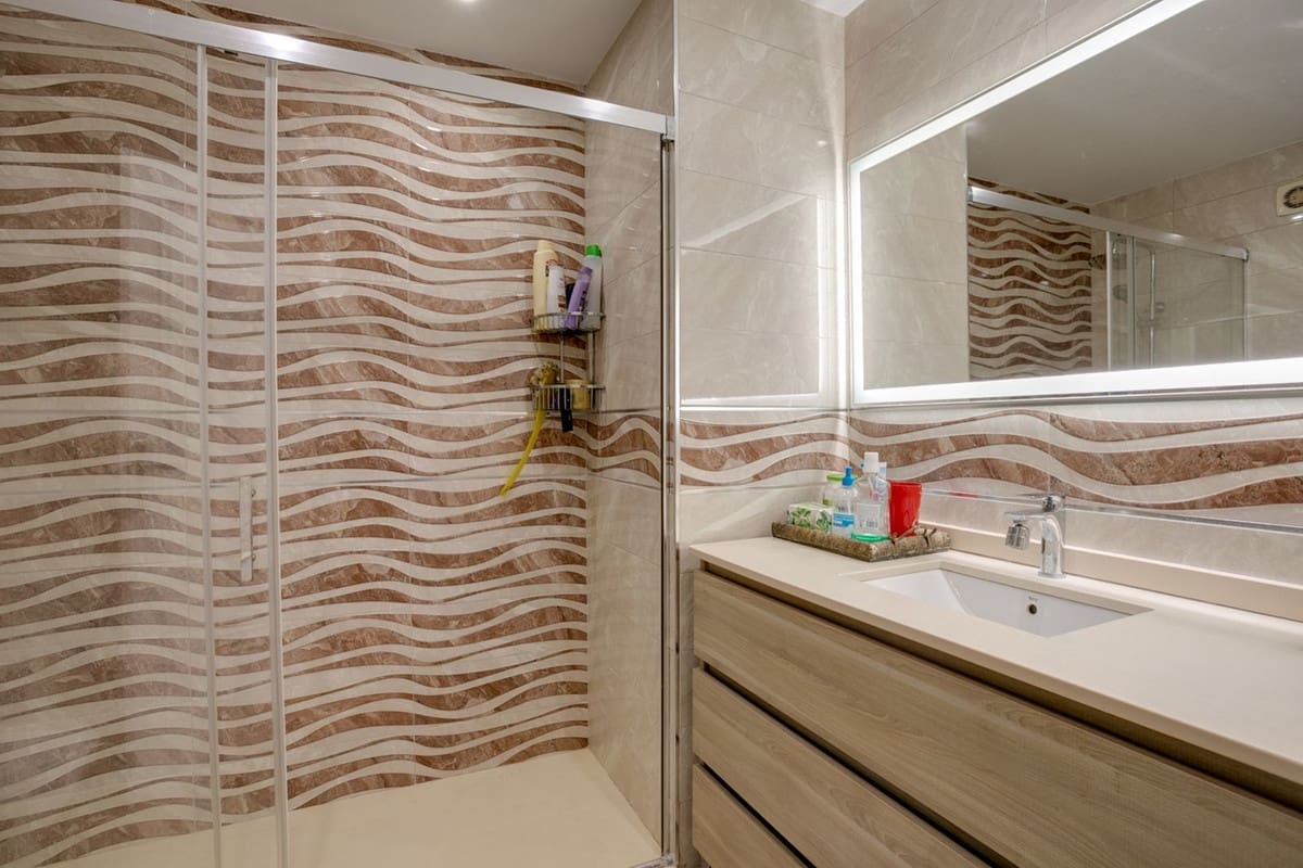 3 soverom Hus til salgs i Estepona med svømmebasseng garasje - € 665 000 (Ref: 9714094)