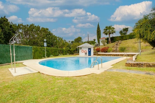 3 soverom Hus til salgs i Estepona med svømmebasseng garasje - € 665 000 (Ref: 9714094)