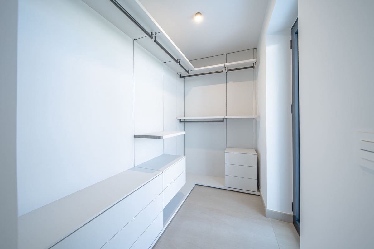 4 bedroom Apartment for sale in Carvajal with pool garage - € 1,850,000 (Ref: 9714098)