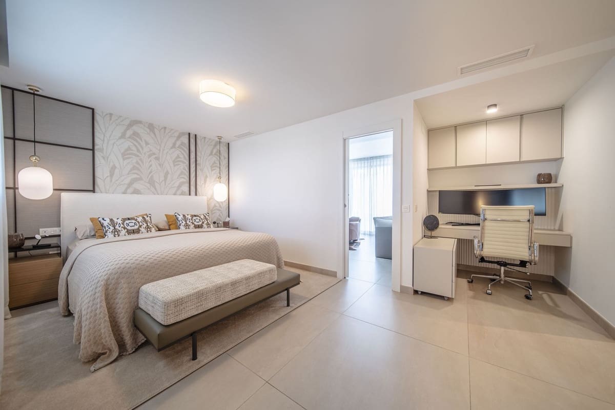 4 bedroom Apartment for sale in Carvajal with pool garage - € 1,850,000 (Ref: 9714098)