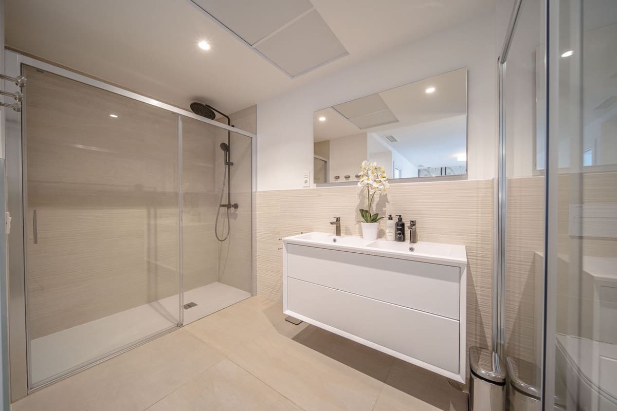 4 bedroom Apartment for sale in Carvajal with pool garage - € 1,850,000 (Ref: 9714098)