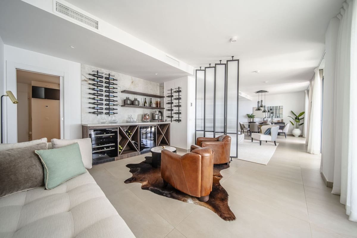 4 bedroom Apartment for sale in Carvajal with pool garage - € 1,850,000 (Ref: 9714098)