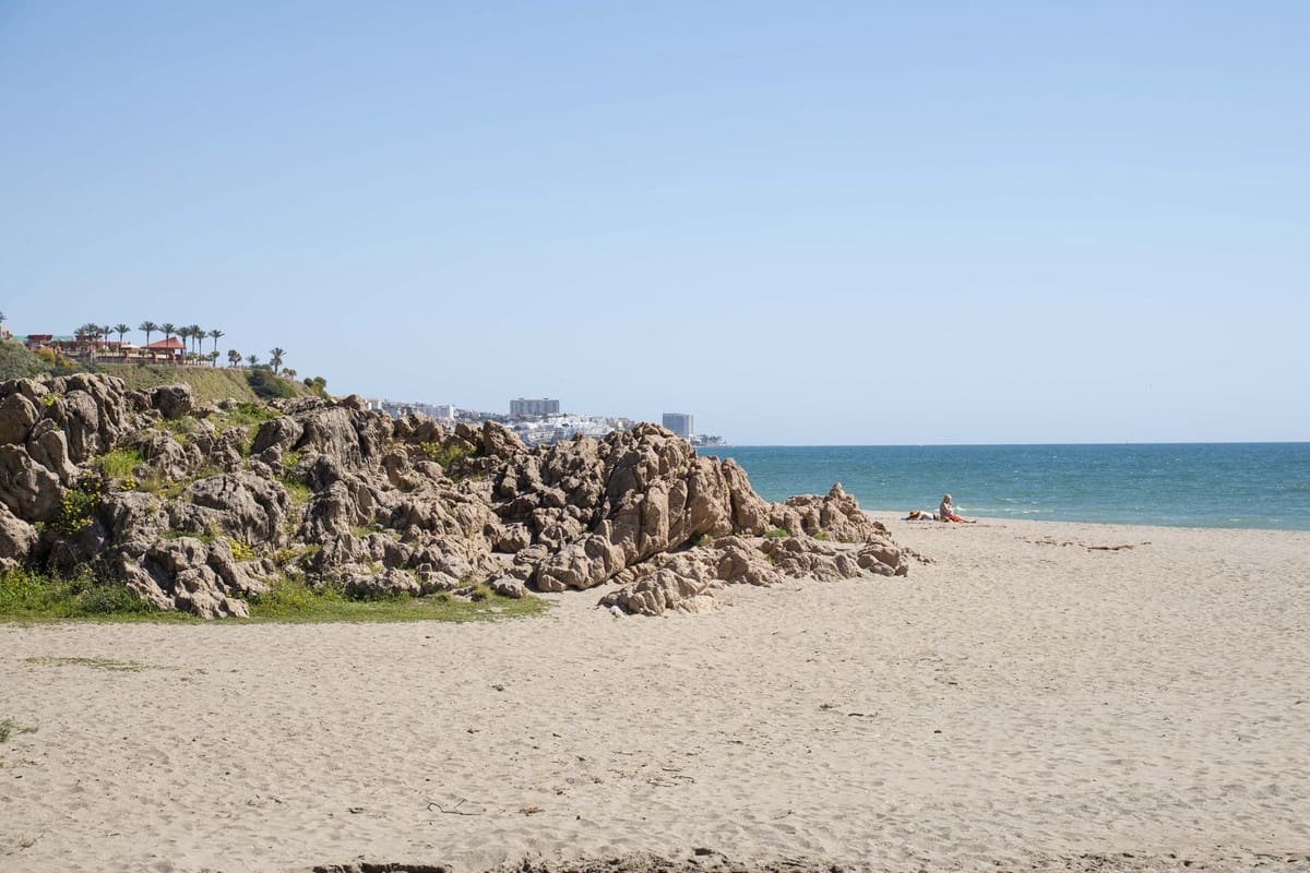 4 bedroom Apartment for sale in Carvajal with pool garage - € 1,850,000 (Ref: 9714098)