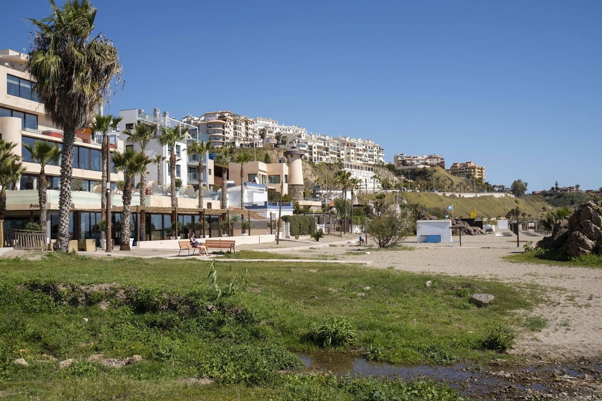 4 bedroom Apartment for sale in Carvajal with pool garage - € 1,850,000 (Ref: 9714098)