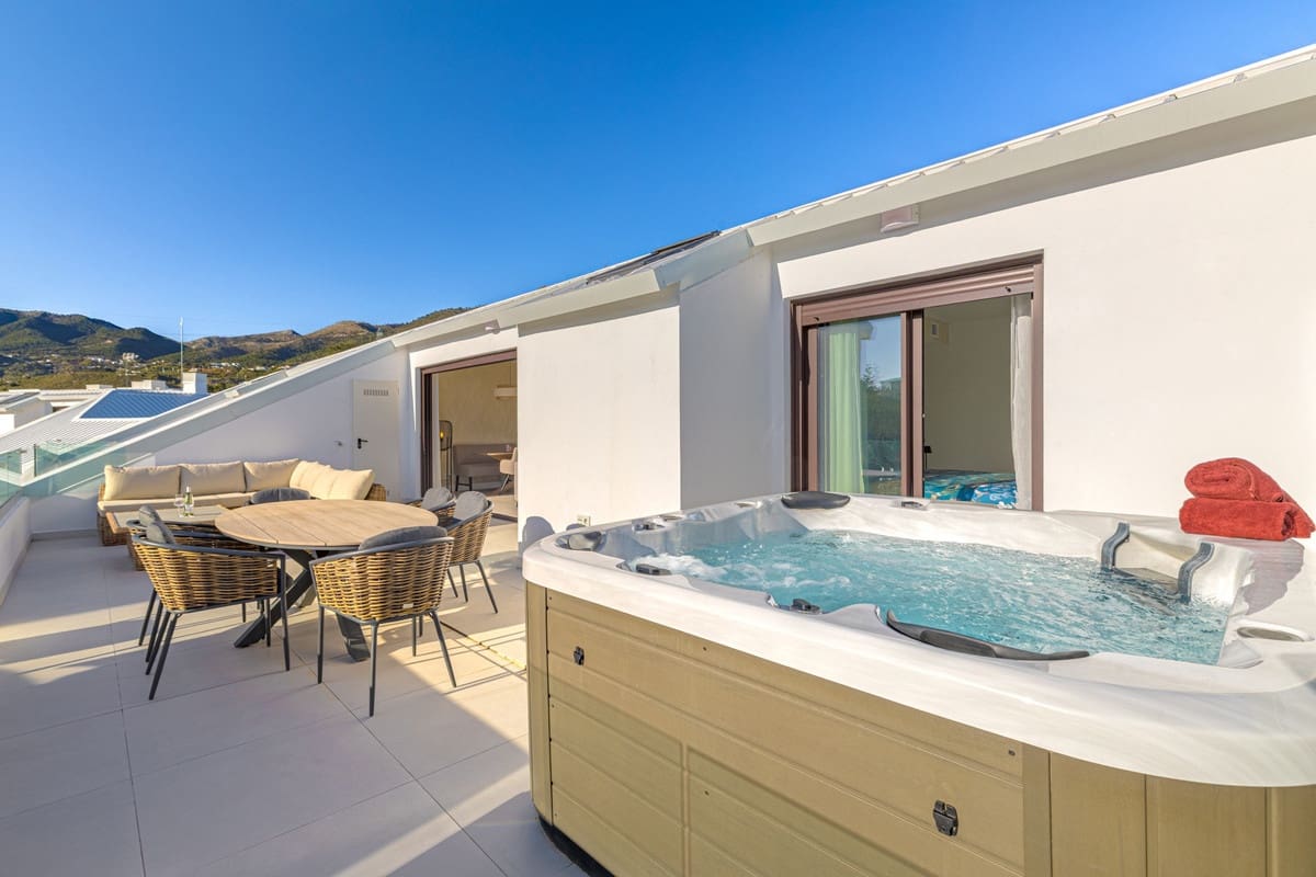 2 quarto Penthouse para venda em Fuengirola com garagem - 999 000 € (Ref: 9714114)