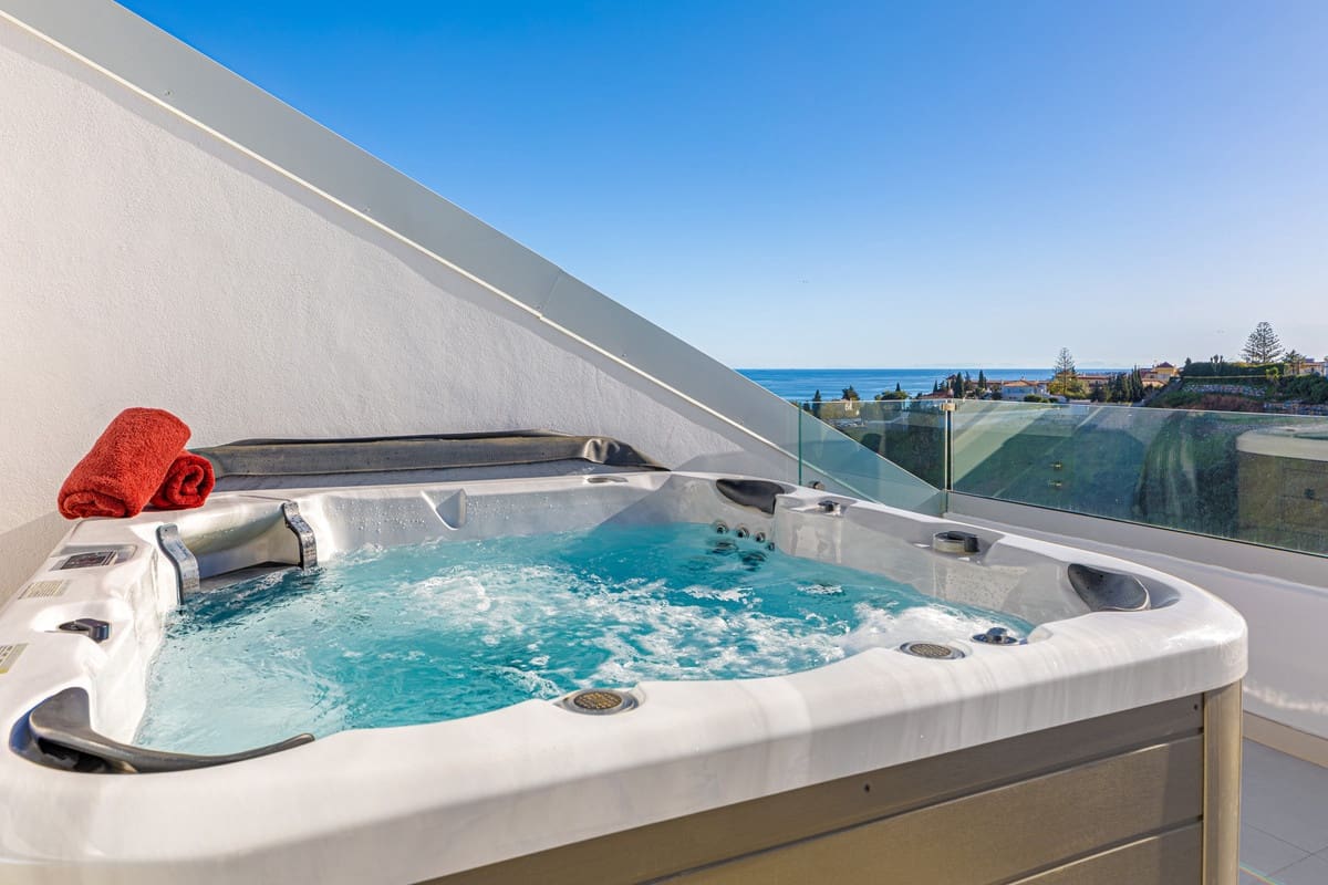 2 quarto Penthouse para venda em Fuengirola com garagem - 999 000 € (Ref: 9714114)