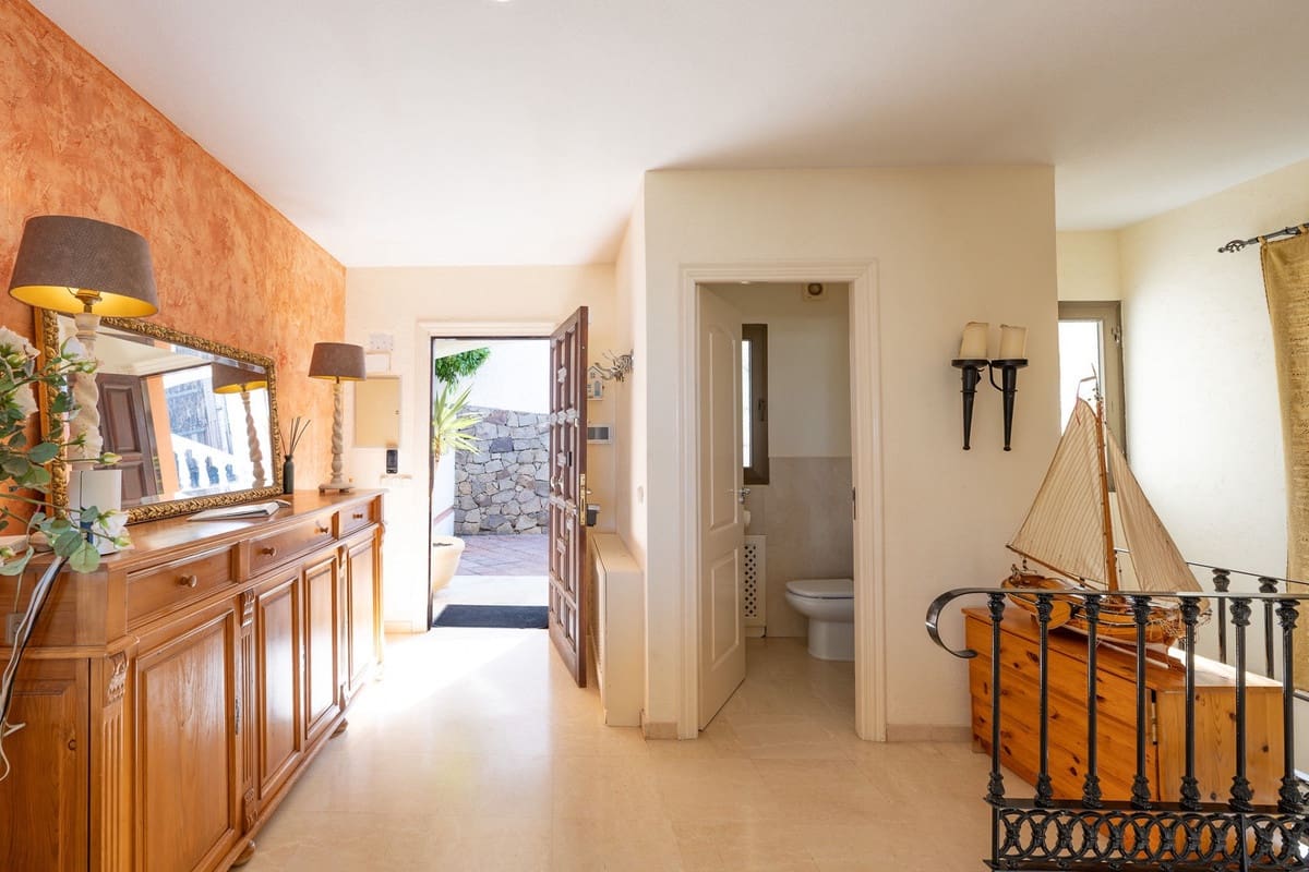 5 sypialnia Willa na sprzedaż w Marbella z basenem garażem - 2 950 000 € (Ref: 9714125)