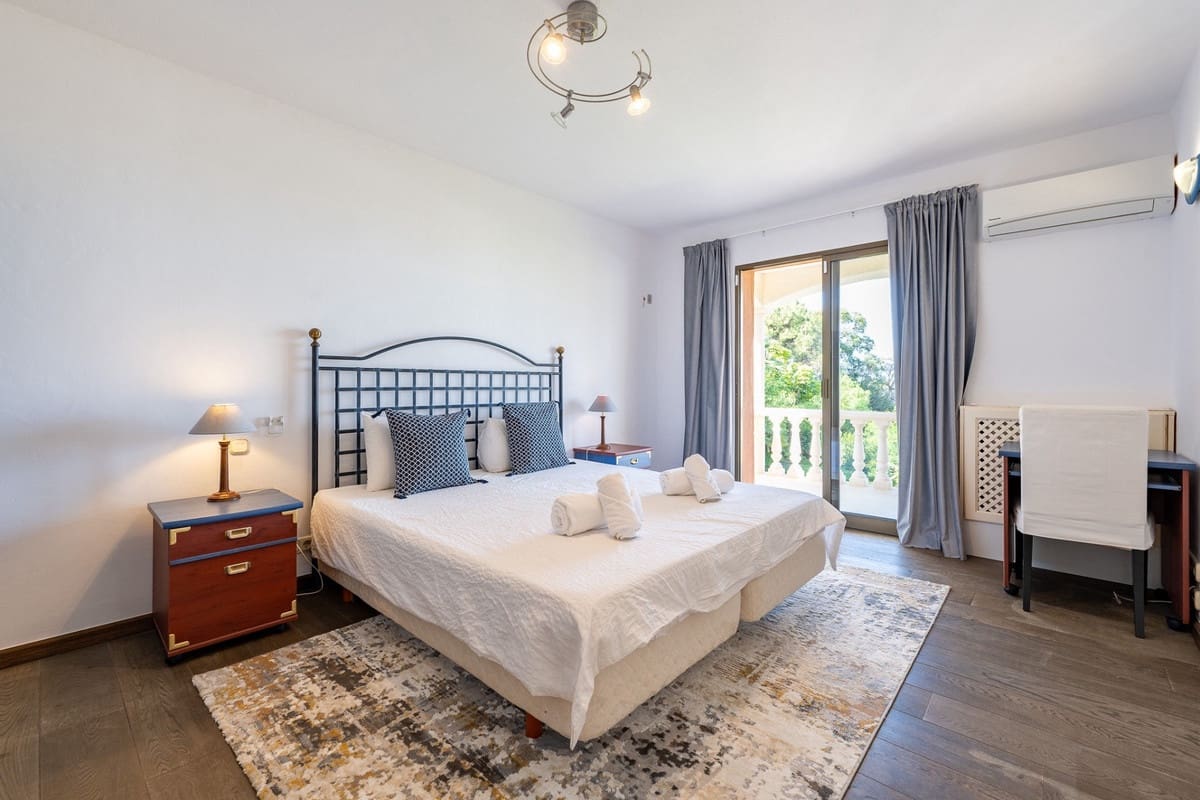 5 sypialnia Willa na sprzedaż w Marbella z basenem garażem - 2 950 000 € (Ref: 9714125)