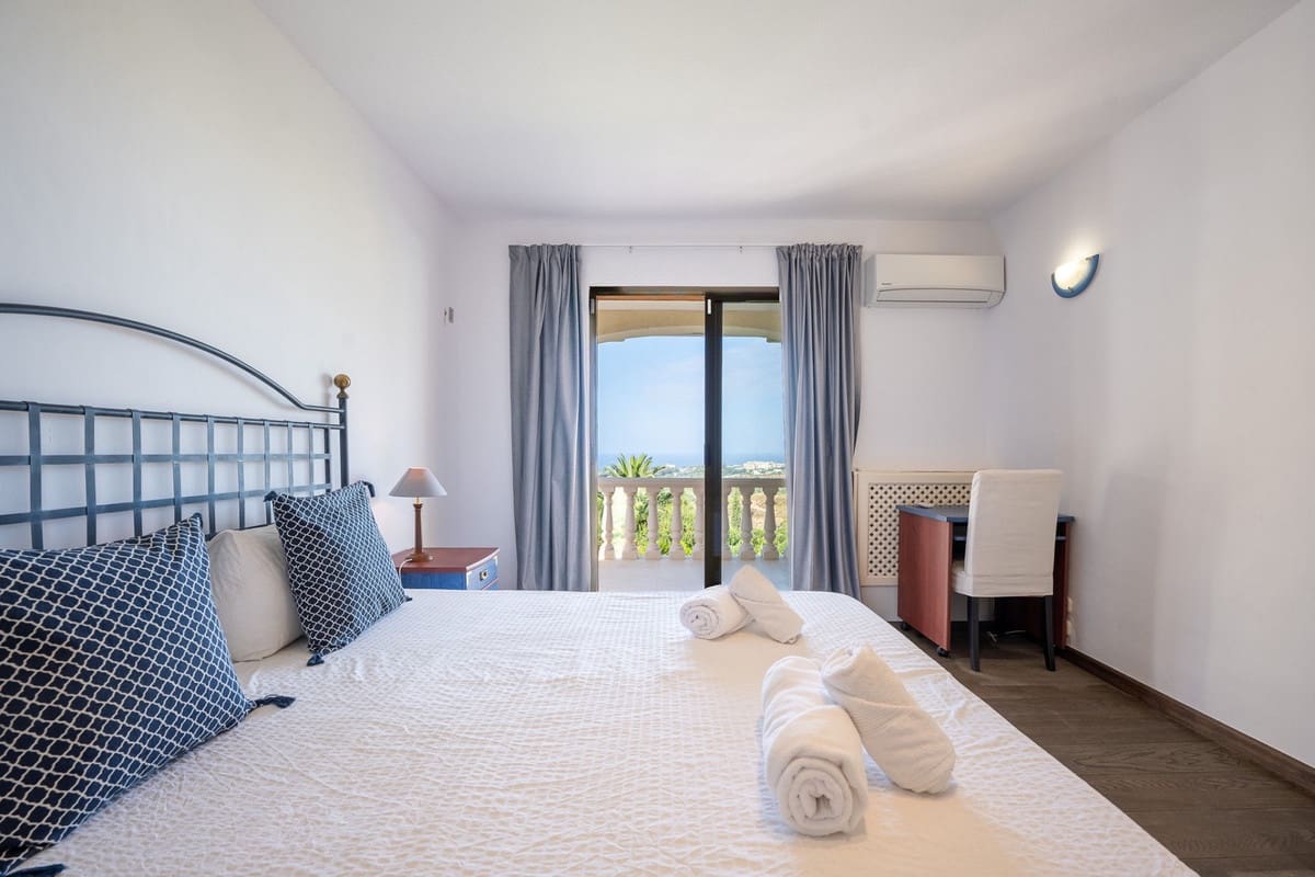 5 sypialnia Willa na sprzedaż w Marbella z basenem garażem - 2 950 000 € (Ref: 9714125)