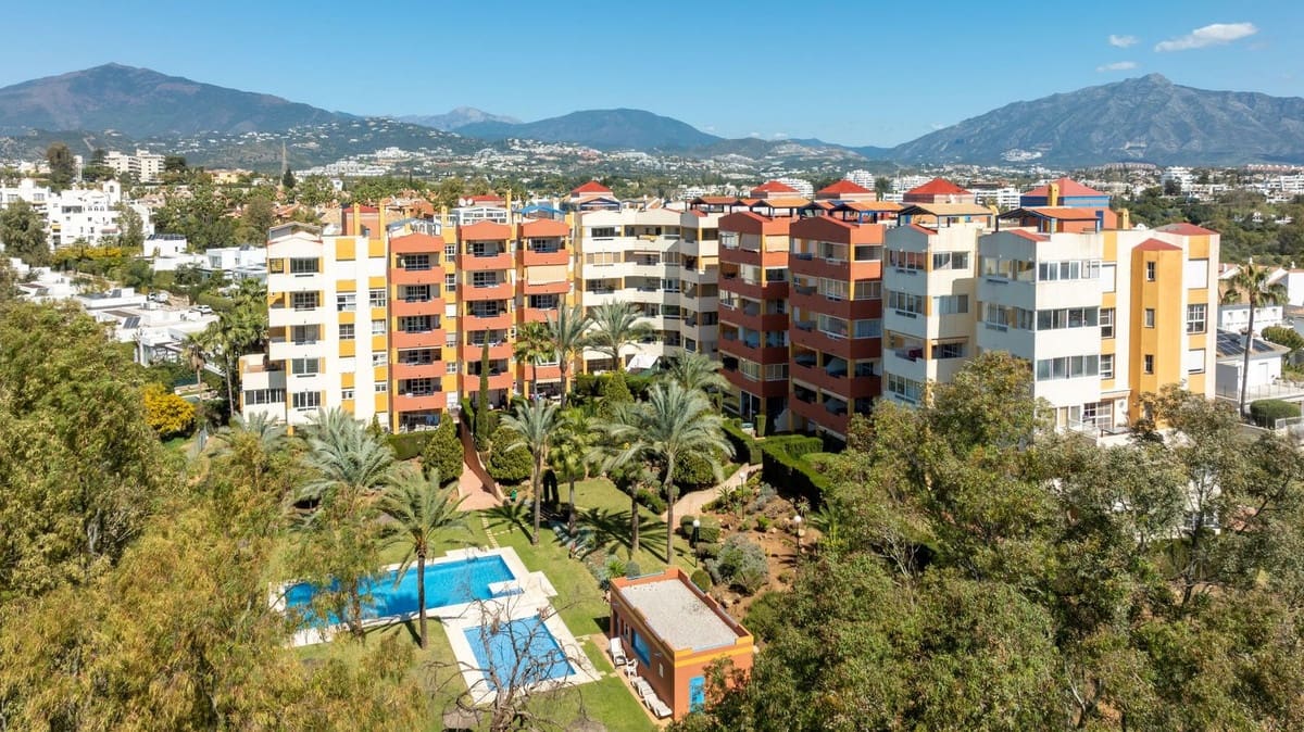 2 soverom Penthouse til salgs i Atalaya-Isdabe med svømmebasseng garasje - € 495 000 (Ref: 9715476)