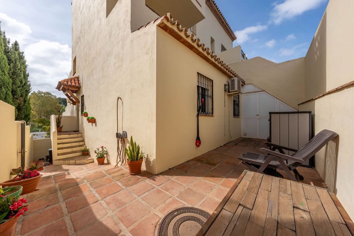 2 camera da letto Appartamento in vendita in Aloha Golf con piscina garage - 419.000 € (Rif: 9716583)