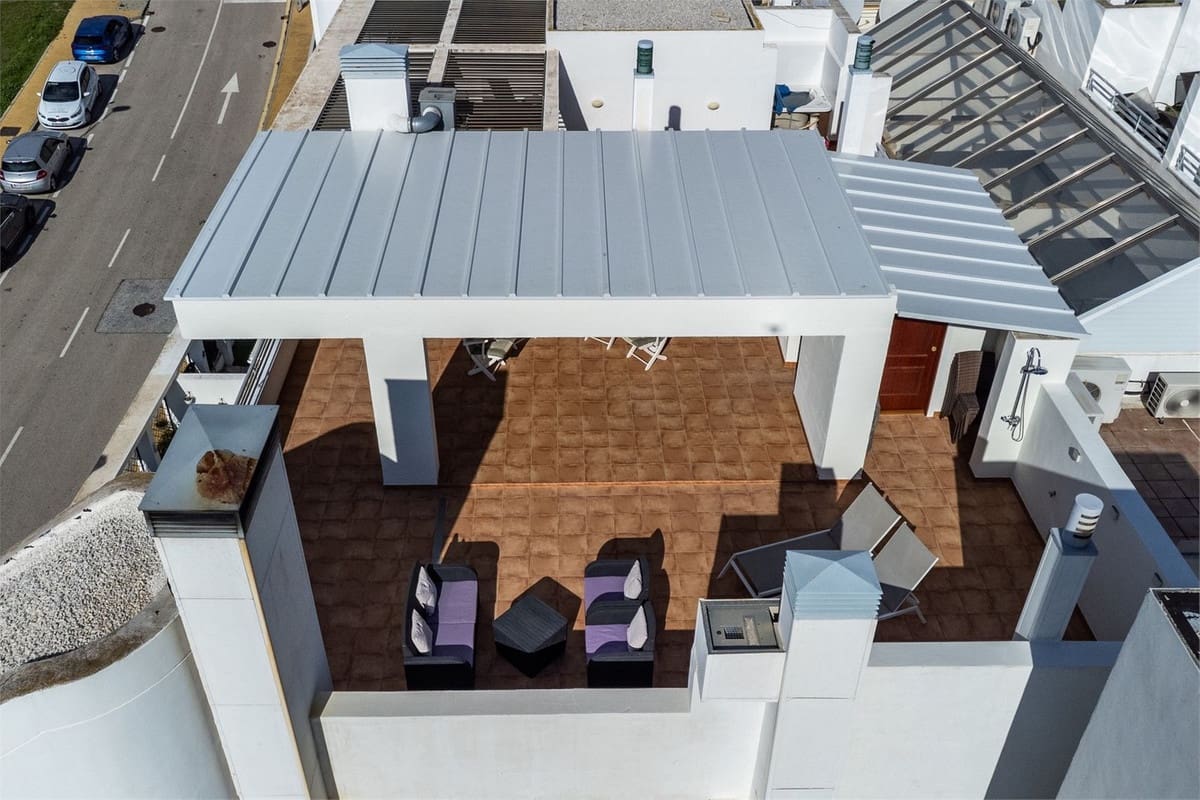 2 bedroom Penthouse for sale in La Cala de Mijas with pool garage - € 359,000 (Ref: 9716586)