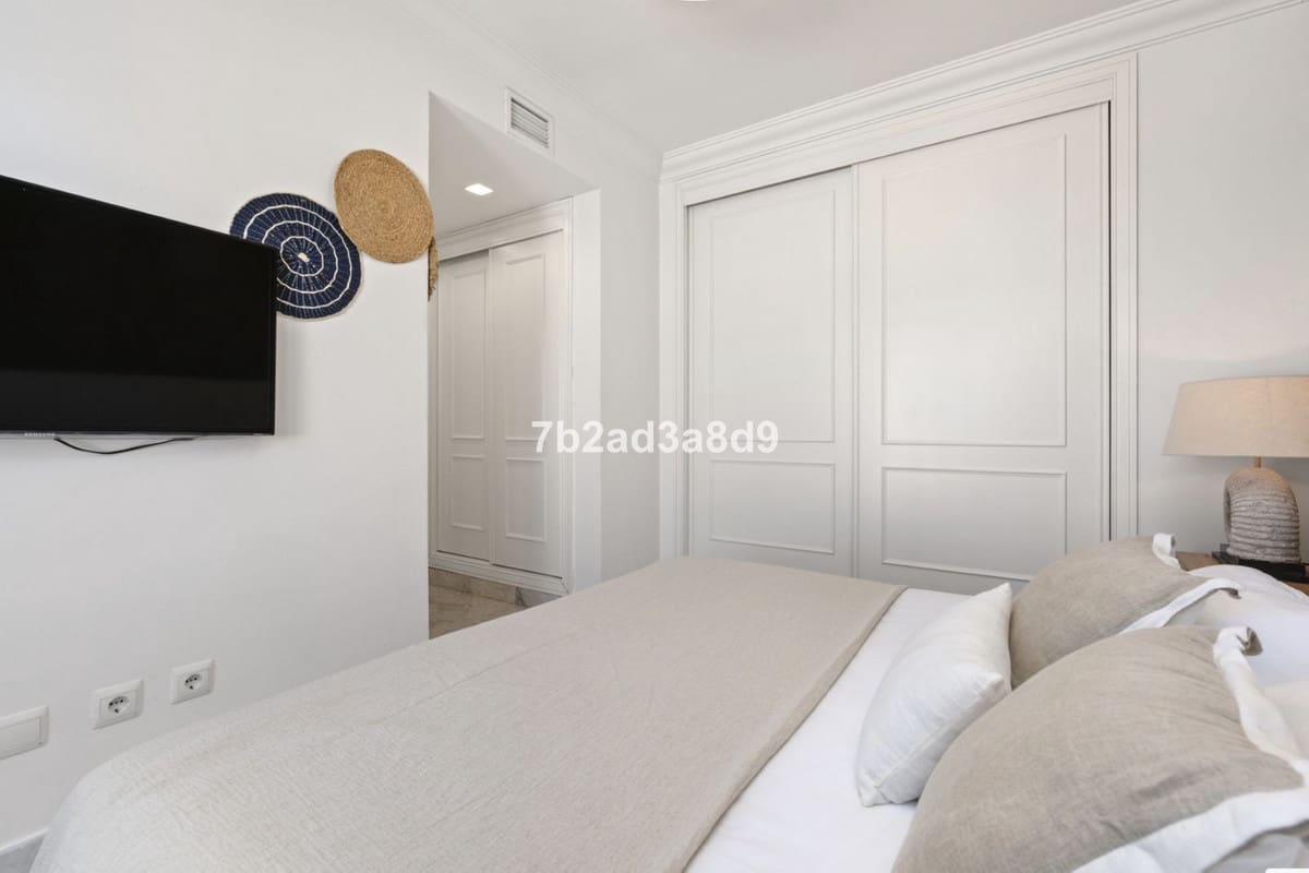 3 slaapkamer Penthouse te koop in Puerto Banus met garage - € 2.300.000 (Ref: 9716590)