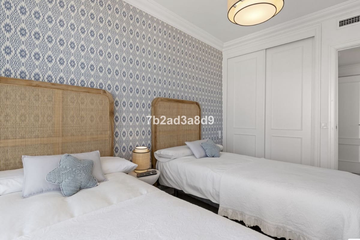 3 slaapkamer Penthouse te koop in Puerto Banus met garage - € 2.300.000 (Ref: 9716590)