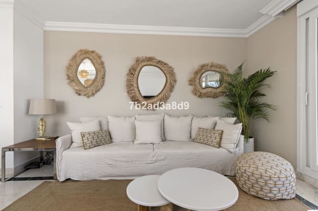 Ático de 3 habitaciones en Puerto Banus, Marbella en venta con garaje - 2.300.000 € (Ref: 9716590)