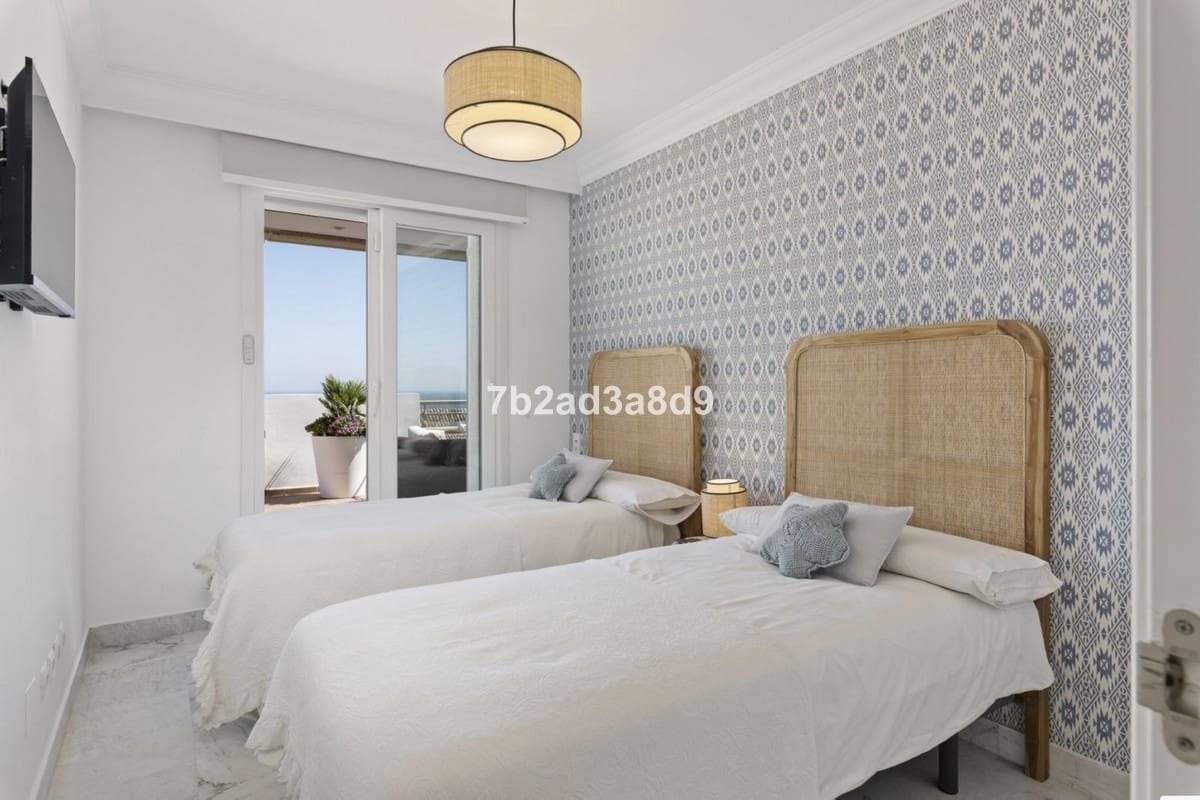 3 slaapkamer Penthouse te koop in Puerto Banus met garage - € 2.300.000 (Ref: 9716590)