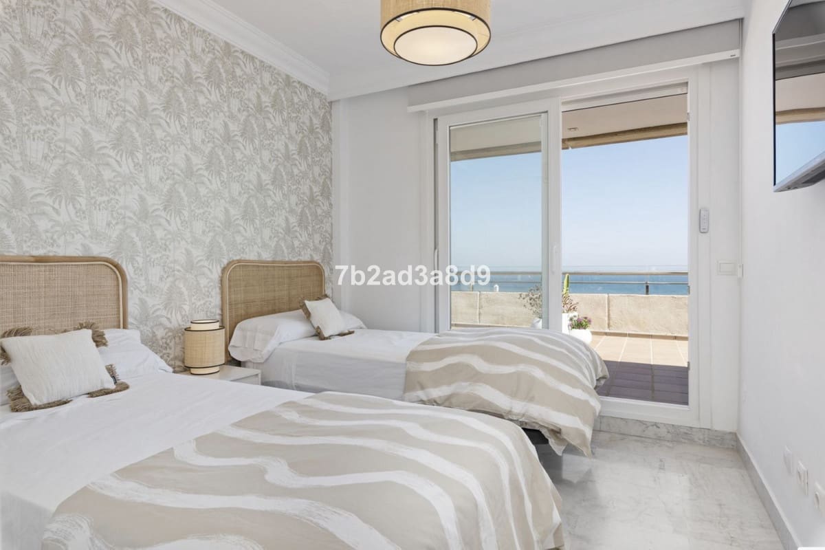 3 slaapkamer Penthouse te koop in Puerto Banus met garage - € 2.300.000 (Ref: 9716590)