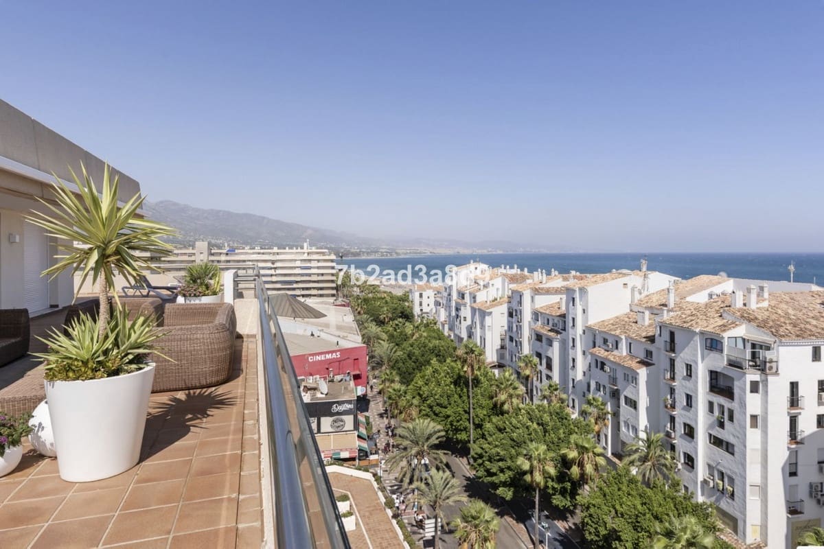 3 slaapkamer Penthouse te koop in Puerto Banus met garage - € 2.300.000 (Ref: 9716590)