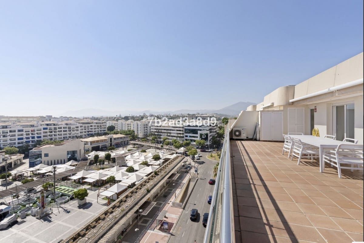 3 slaapkamer Penthouse te koop in Puerto Banus met garage - € 2.300.000 (Ref: 9716590)