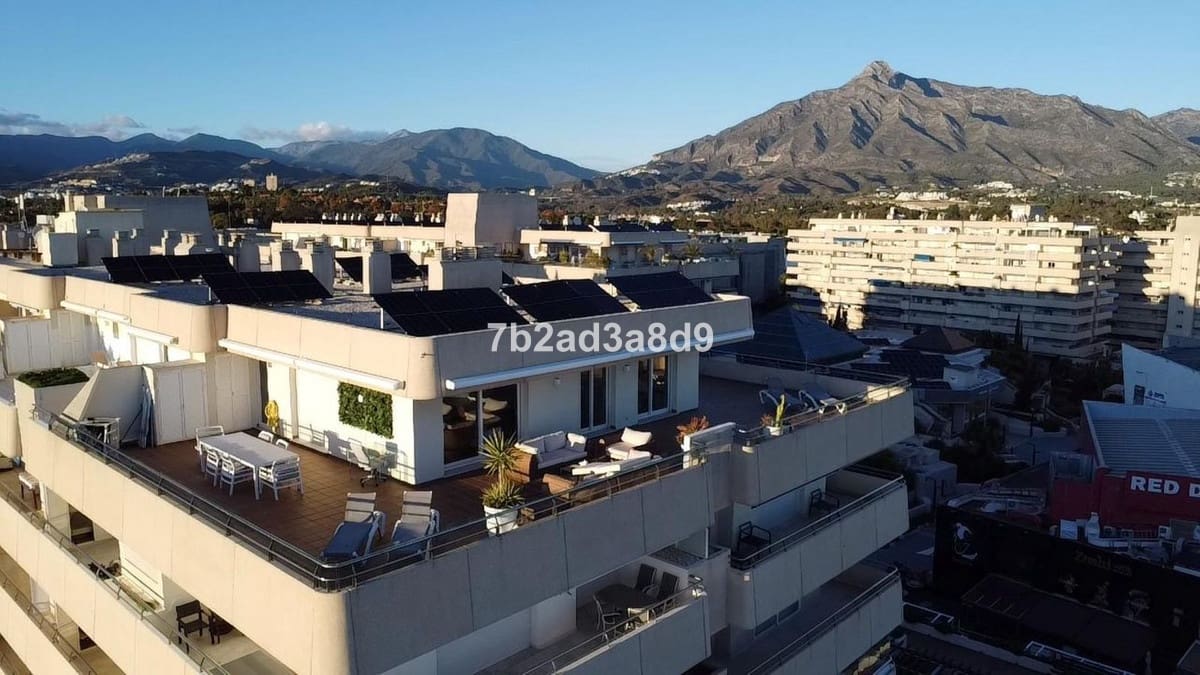 3 slaapkamer Penthouse te koop in Puerto Banus met garage - € 2.300.000 (Ref: 9716590)