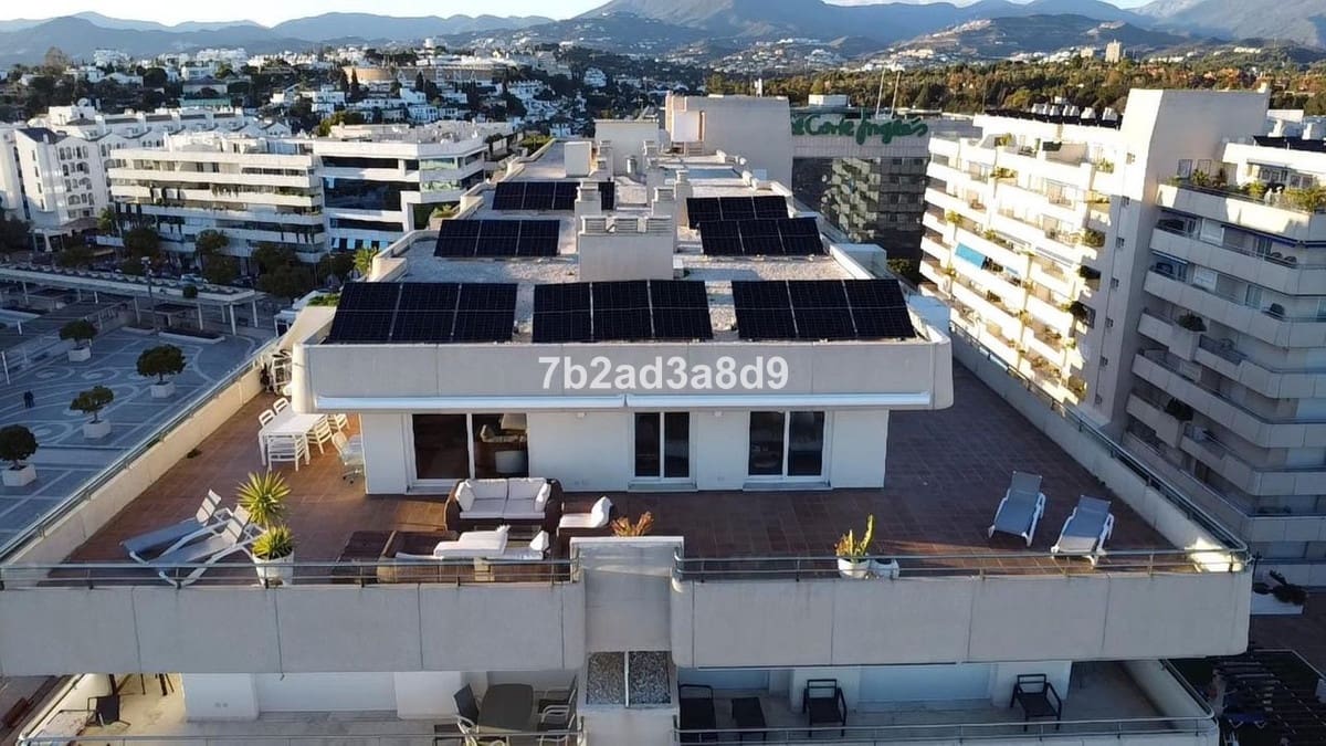 3 slaapkamer Penthouse te koop in Puerto Banus met garage - € 2.300.000 (Ref: 9716590)