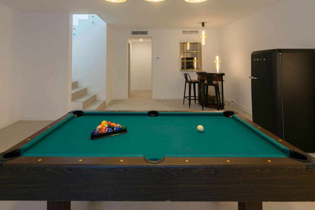 4 soverom Kjedet enebolig til salgs i Atalaya-Isdabe med svømmebasseng garasje - € 950 000 (Ref: 9720412)