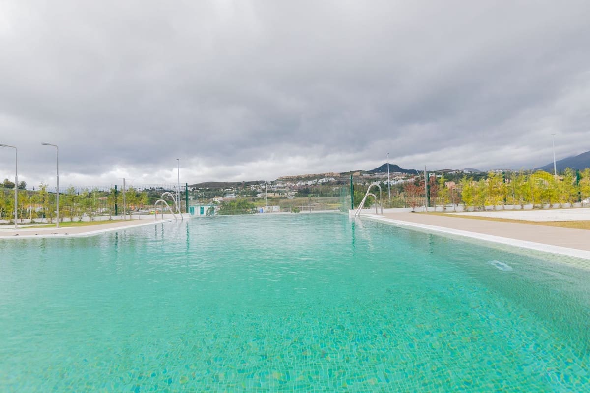 4 soverom Kjedet enebolig til salgs i Atalaya-Isdabe med svømmebasseng garasje - € 950 000 (Ref: 9720412)