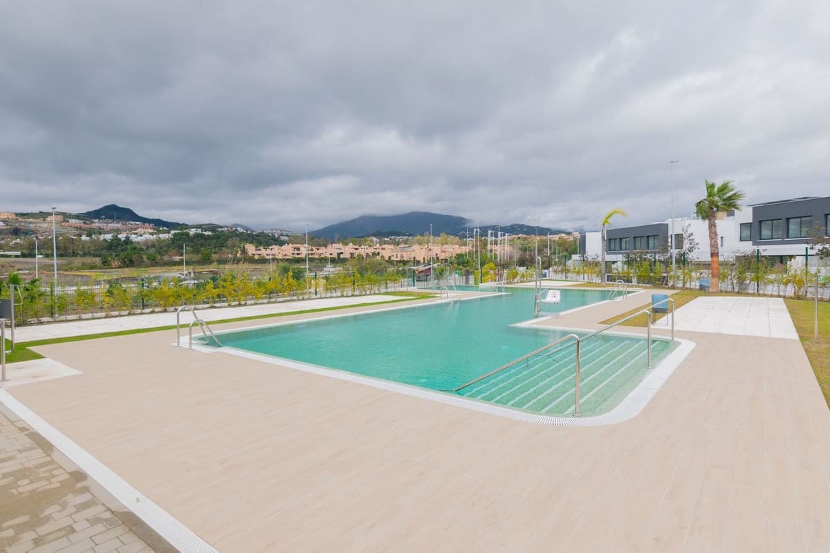 4 soverom Kjedet enebolig til salgs i Atalaya-Isdabe med svømmebasseng garasje - € 950 000 (Ref: 9720412)