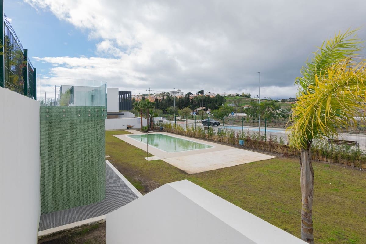 4 soverom Kjedet enebolig til salgs i Atalaya-Isdabe med svømmebasseng garasje - € 950 000 (Ref: 9720412)