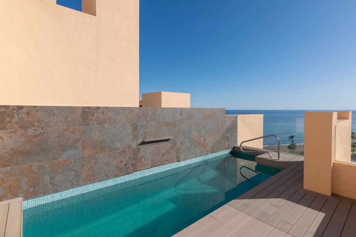 4 chambre Penthouse à vendre à New Golden Mile avec piscine garage - 1 150 000 € (Ref: 9720451)