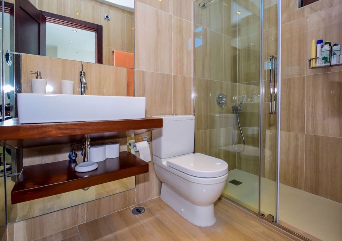 4 chambre Penthouse à vendre à New Golden Mile avec piscine garage - 1 150 000 € (Ref: 9720451)