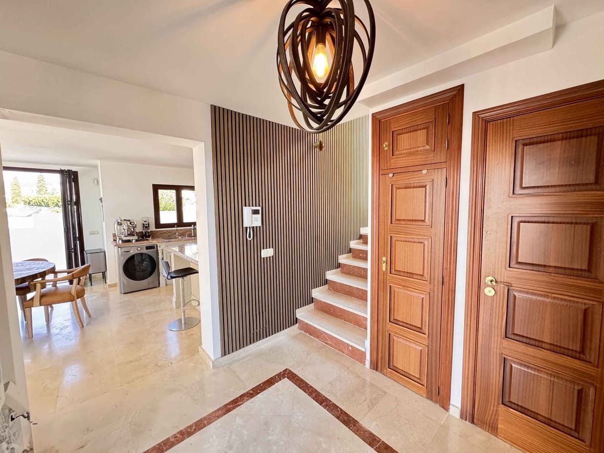 5 Zimmer Villa zu verkaufen in Riviera del Sol mit Pool Garage - 1.495.000 € (Ref: 9720524)