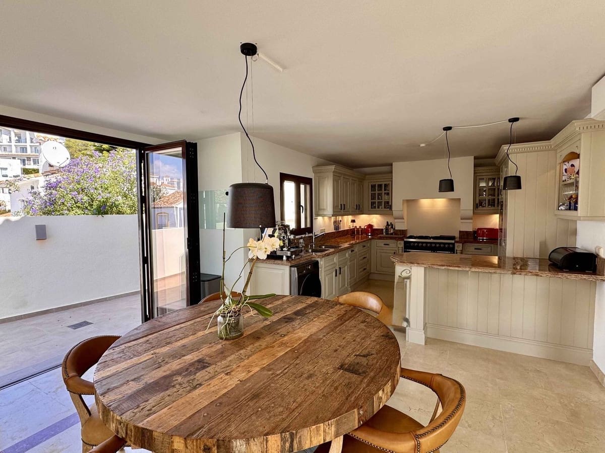 5 Zimmer Villa zu verkaufen in Riviera del Sol mit Pool Garage - 1.495.000 € (Ref: 9720524)