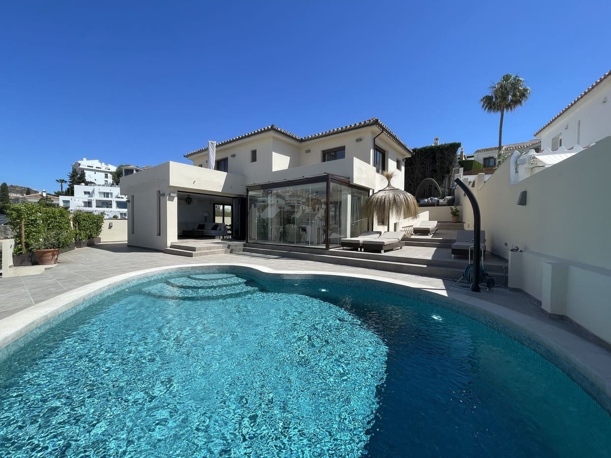 5 Zimmer Villa zu verkaufen in Riviera del Sol mit Pool Garage - 1.495.000 € (Ref: 9720524)