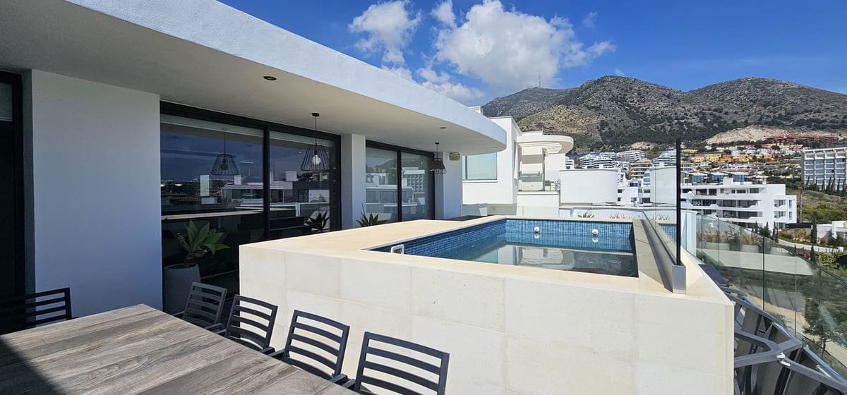 3 soveværelse Penthouse til salg i Fuengirola med swimmingpool garage - € 1.675.000 (Ref: 9720527)