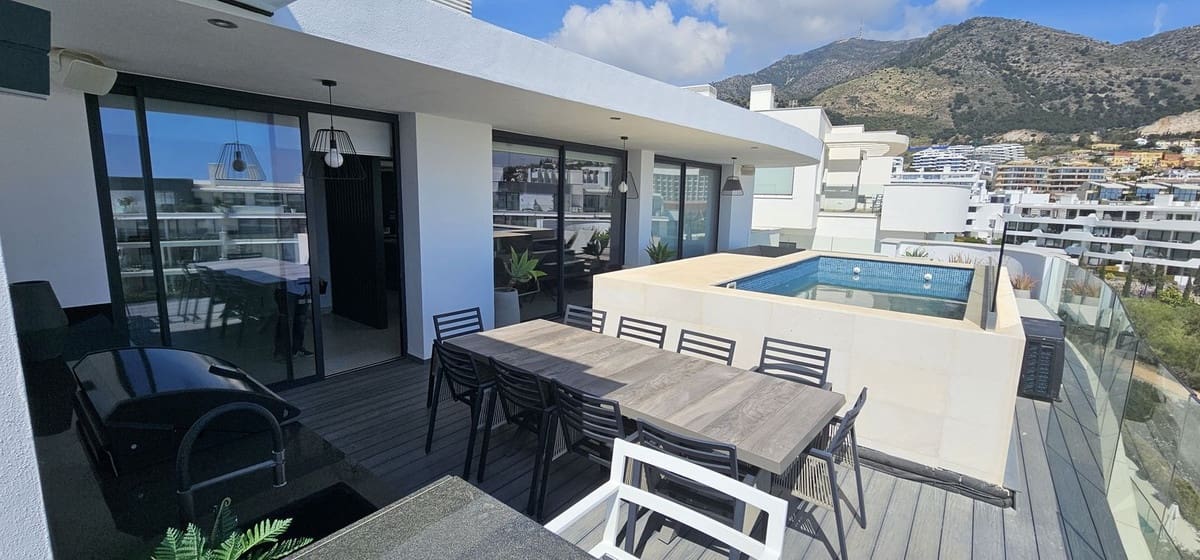 3 soveværelse Penthouse til salg i Fuengirola med swimmingpool garage - € 1.675.000 (Ref: 9720527)